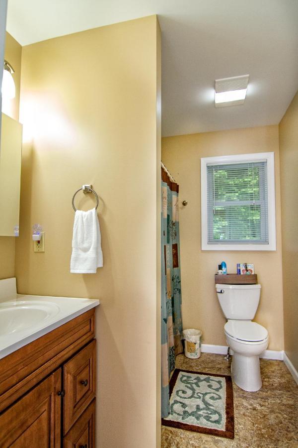 Cabin By The Creek With Private Creek Access Tannersville Exteriér fotografie